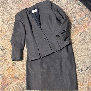 Kasper Neiman Marcus Wool Blend Charcoal Jacket/Blazer & Skirt Ensemble 12-14